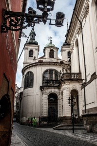 The pitoresque atmosphere of Prague has already inspired several fascinating ideas. For example, this eliptic-shapped chappel is told to inspire Johanes Kepler’s discovery that the planets revolve around the Sun along the eliptic trajectories. The true is that Keppler used to live just accross the street. From another vein, Albert Einstein formulated his theory of relativity playing a violin and wotching the garden of the Prague lunatic asylum. The truth is that Einstain could have wotched the garden in days when formulated the theory. We hope to find out similar discovery by staying in Prague.